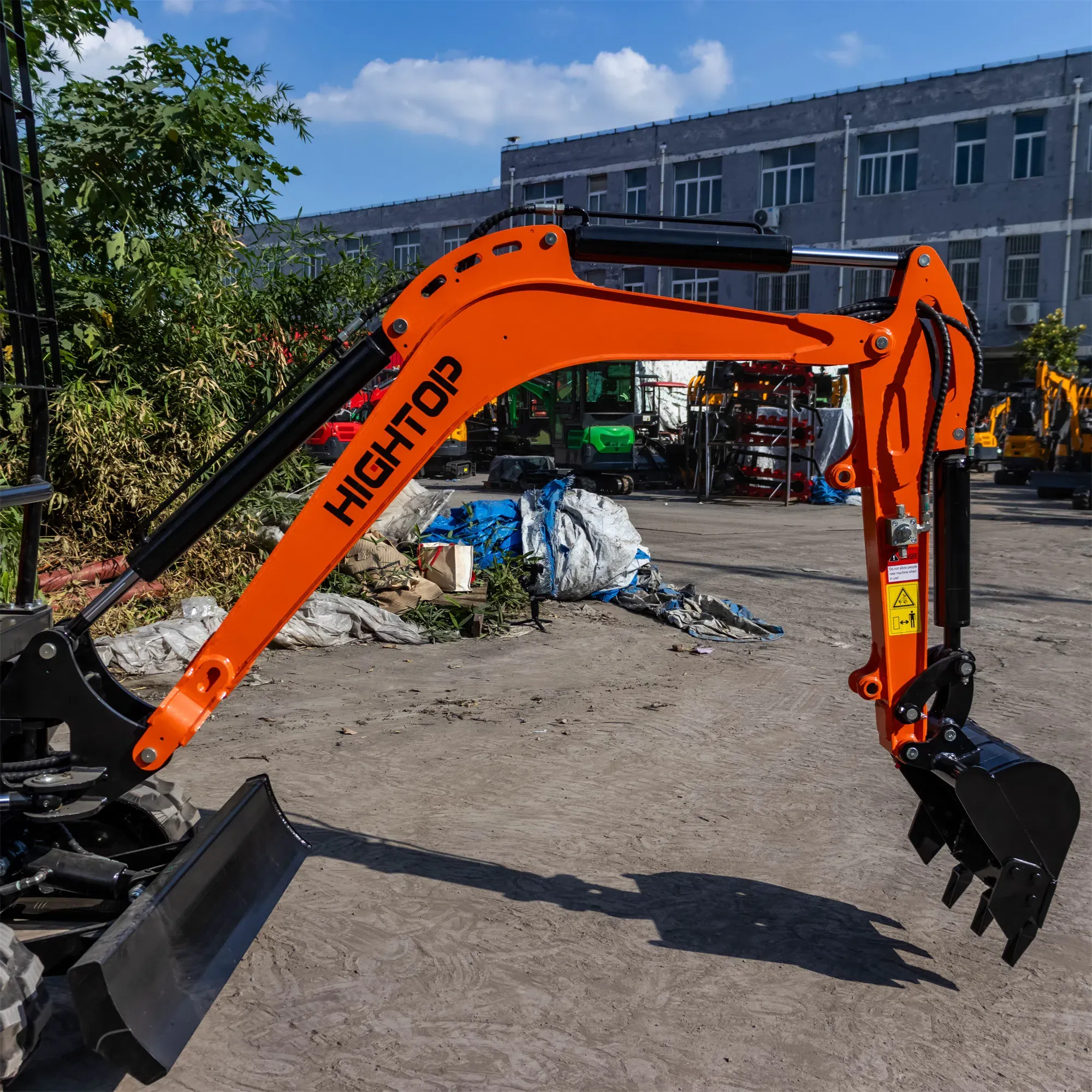 Мини-экскаватор 1.8 тонны Kubota D722 HT18-3-hightop