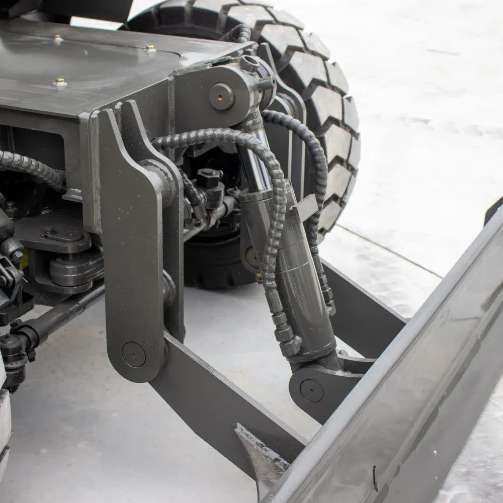 Гусеничный экскаватор Kubota D1703 HT40