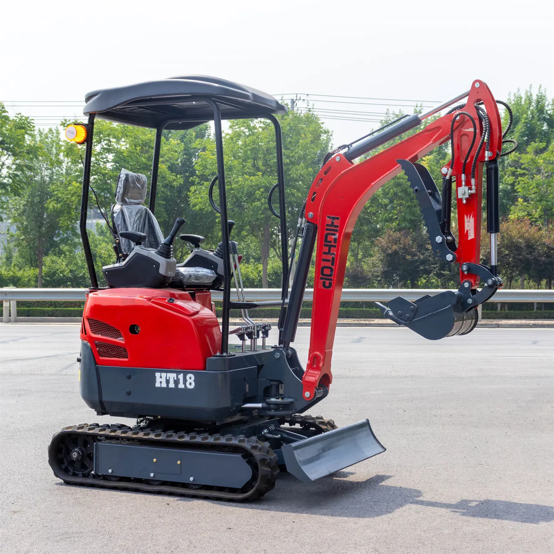 Мини-экскаватор 1.8 тонны Kubota D722 HT18-3